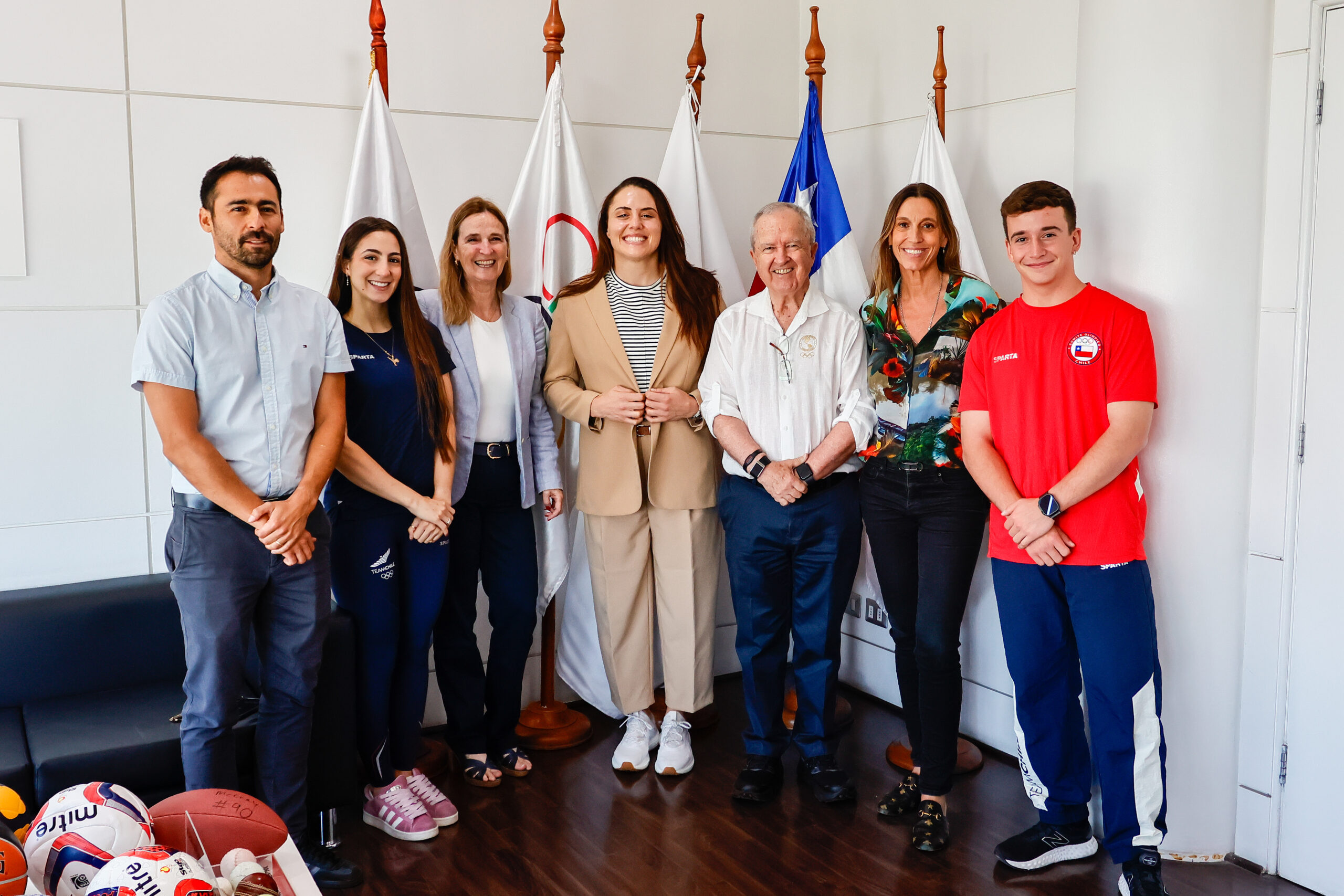 Futura ministra del deporte, Natalia Ducó, se reúne con el presidente del Comité Olímpico de Chile, Miguel Ángel Mujica